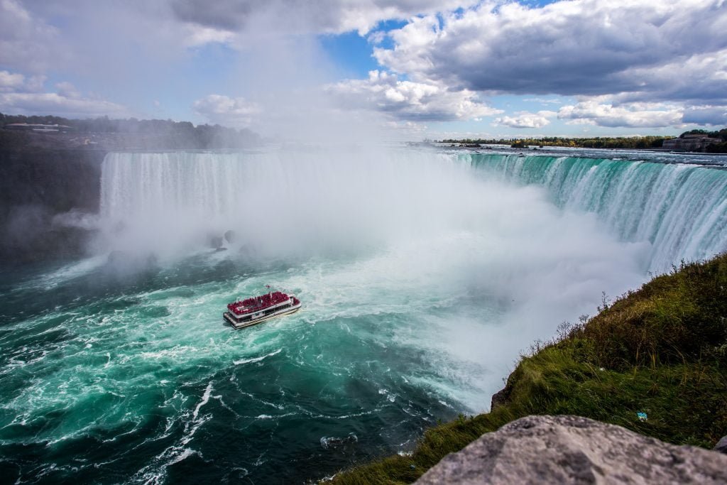 Niagra Falls is very beautiful tourist attraction and is one of the Best Places to visit in the USA